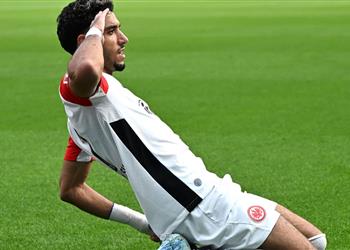 تشكيل آينتراخت فرانكفورت أمام داوجافا ريجا في الدوري الأوروبي موقف عمر مرموش
