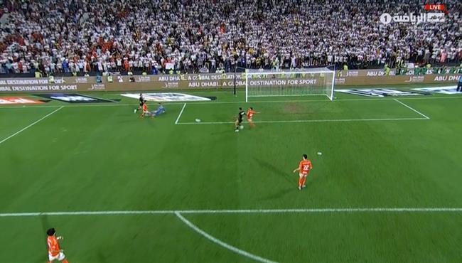 سيف الدين الجزيري يهدر هدف محقق للزمالك امام الاهلي