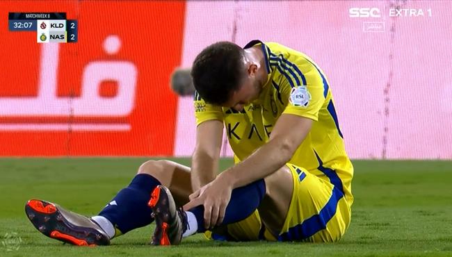 اصابة لابورت وخروجه في مباراة النصر والخلود بالدوري السعودي