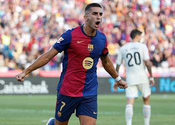 تقارير برشلونة يحسم موقفه من بيع فيران توريس إلى ثنائي الدوري الإنجليزي