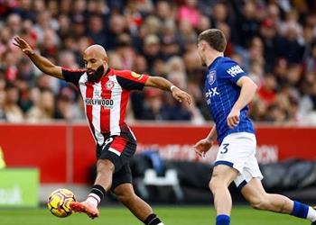 فيديو في غياب سام مرسي برينتفورد يقتنص فوز ا قاتل ا من إيبسويتش في الدوري الإنجليزي