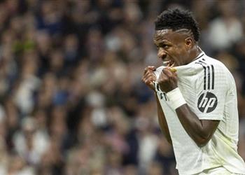فينيسيوس ينفعل على حكم مباراة ريال مدريد وبرشلونة بسبب بيدري