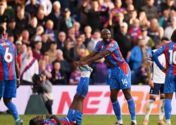 مواجهة الإصابات توتنهام يسقط أمام كريستال بالاس في الدوري الإنجليزي