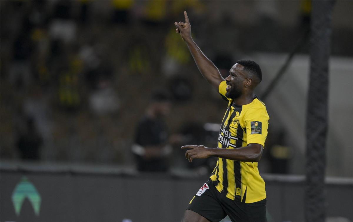 فيديو | عبد العزيز البيشي يُسجل هدف الاتحاد الأول أمام الجندل