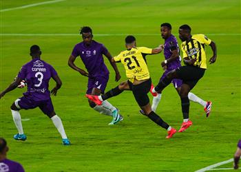 فيديو الاتحاد يفوز على الجندل بثنائية ويتأهل لربع نهائي كأس خادم الحرمين الشريفين