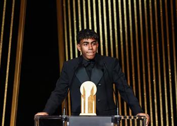 فيديو لامين يامال يفوز بجائزة كوبا لـ أفضل لاعب شاب في 2024