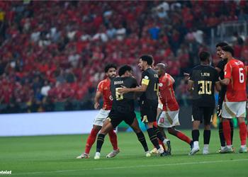 مراقب السوبر الإفريقي شيكابالا حرض لاعبي الزمالك على الانسحاب وحركة ناصر منسي غير رياضية