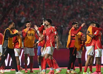 فيديو الأهلي يقسو على العين الإماراتي بثلاثية ويتأهل إلى نصف نهائي كأس إنتركونتيننتال