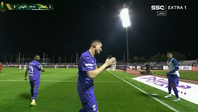 هدف الهلال الثالث في مرمي الطائي بكاس خادم الحرمين