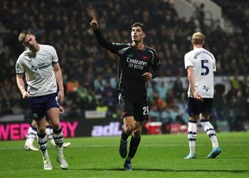 آرسنال يتخطى بريستون بثلاثية في كأس كاراباو