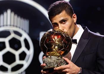 بعد تتويجه بالكرة الذهبية رودري على رادار ريال مدريد