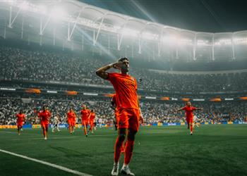 فيديو ماذا قدم عمر مرموش في مباراة آينتراخت فرانكفورت وبشكتاش بـ الدوري الأوروبي