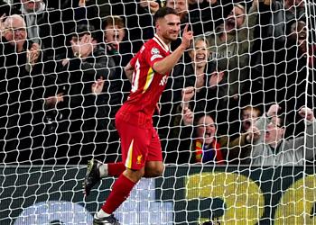 ماك أليستر عن تمريرة محمد صلاح الحاسمة وهدفه أمام بولونيا يستطيع رؤية كل شيء