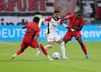 تقييم عمر مرموش في مباراة آينتراخت فرانكفورت وبايرن ميونخ بالدوري الألماني