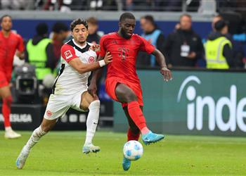 ردود فعل جماهير فرانكفورت بعد تألق عمر مرموش أمام بايرن ميونخ تطور بشكل وحشي وسيفوز بالكرة الذهبية