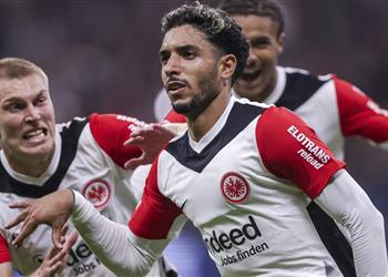 لاعب فرانكفورت عمر مرموش ضمن أفضل 3 مهاجمين في الدوري الألماني