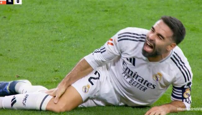 اصابة كارفاخال الخطيرة وخروجه على نقالة في مباراة ريال مدريد وفياريال