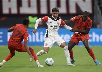 مدرب فرانكفورت يعترف تألق عمر مرموش يضعنا في ورطة