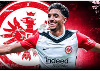 نعلم الوضع مدير فرانكفورت يوضح مستقبل مرموش بعد تهديد أندية إنجلترا