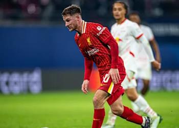 ماك أليستر يتغزل في محمد صلاح أسطورة ليفربول ووجوده مهم للفريق