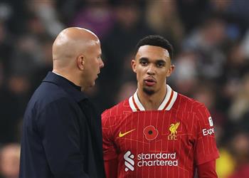 سأتفاجأ من هذا الشيء سلوت يثير مخاوف جمهور ليفربول بشأن إصابة أرنولد