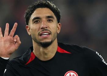 فيديو ركلة حرة عالمية عمر مرموش يسجل هدف فرانكفورت الثالث أمام شتوتجارت