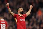 أسرة محمد صلاح تمنح ميزة لـ ليفربول في أزمة مستقبله