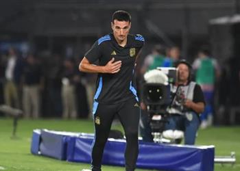 سكالوني بعد السقوط أمام باراجواي مباراة معقدة ورأيتم ما حدث من الحكم