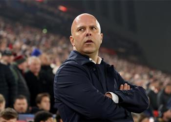 ليفربول يصارع مانشستر يونايتد على صفقة دفاعية من الدوري الإنجليزي