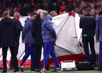 فيديو حالة طبية طارئة تتسبب في إيقاف مباراة هولندا والمجر بدوري الأمم الأوروبية