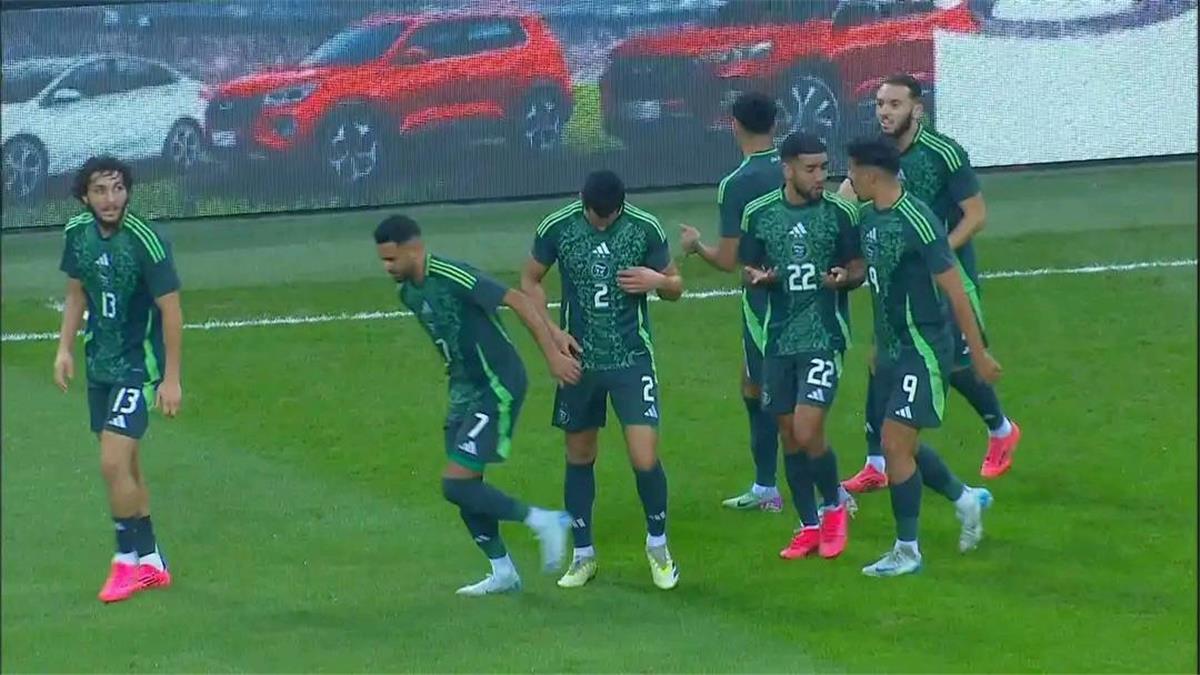 الصالح سبورت : فيديو | منتخب الجزائر يسحق ليبيريا بخماسية في ختام تصفيات كأس أمم إفريقيا