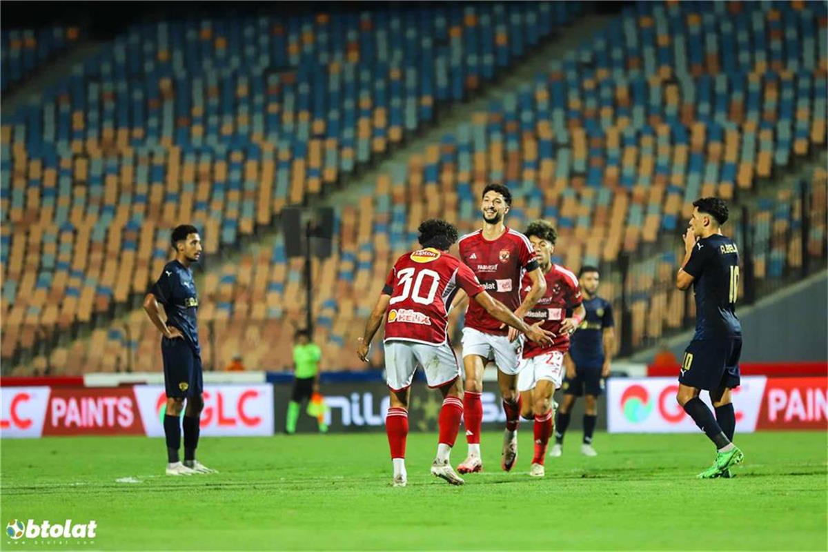 لاعبو الاهلي في مباراة سيراميكا كليوباترا