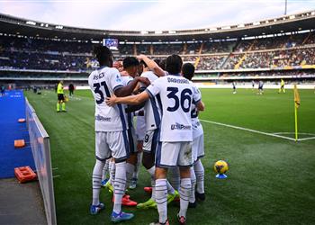 فيديو إنتر ميلان يكتسح فيرونا بخماسية في شوط واحد ويتصدر الدوري الإيطالي