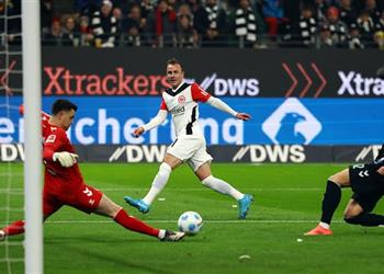 فيديو بمشاركة مرموش فرانكفورت يقتنص فوز ا ثمين ا من فيردر بريمن في الدوري الألماني