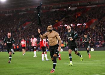 فيديو محمد صلاح يسجل هدف ليفربول الثالث أمام ساوثهامبتون وبطاقة صفراء