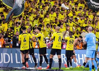 مستغل ا سقوط الهلال الاتحاد يفوز بثنائية على الفتح ويتصدر الدوري السعودي