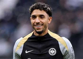 فيديو أسيست عمر مرموش لارسون يسجل هدف فرانكفورت الأول أمام ميتلاند