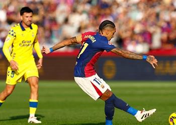 تسديدة صاروخية فيديو رافينيا يسجل هدف تعادل برشلونة أمام لاس بالماس