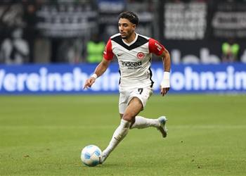 للمرة الثانية على التوالي عمر مرموش لاعب الشهر في آينتراخت فرانكفورت