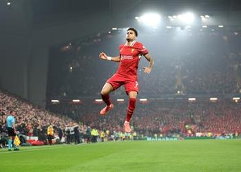 فيديو هدية من محمد صلاح لويس دياز يسجل هدف ليفربول الثالث أمام باير ليفركوزن