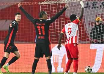 فيديو ليفاندوفسكي ورافينها يسجلان هدفي برشلونة الثالث والرابع أمام النجم الأحمر