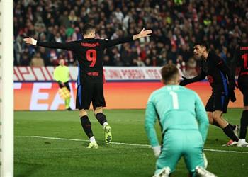 فيديو ليفاندوفسكي يقود برشلونة لفوز كاسح على النجم الأحمر بخماسية في دوري أبطال أوروبا