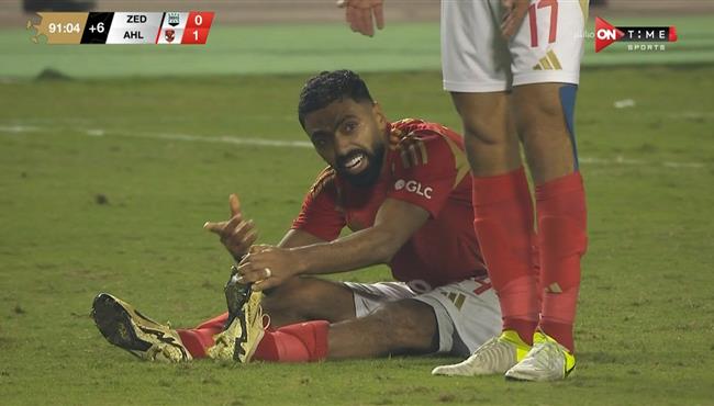 اصابة حسين الشحات في مباراة الاهلي وزد بالدوري المصري