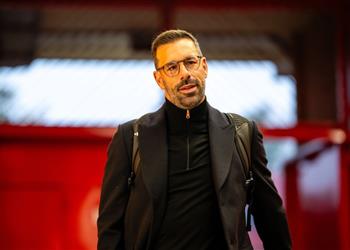 فان نيستلروي يكشف ما قاله للاعبي مانشستر يونايتد قبل مباراة باوك