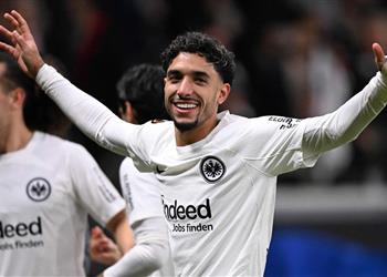 بجوار ميسي ورونالدو فرانكفورت يشيد بإنجاز مرموش بعد هدفه أمام سلافيا براج