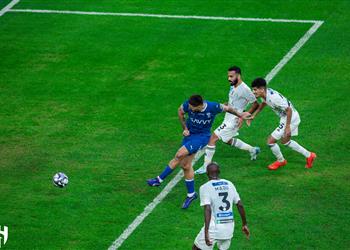 الهلال يهزم الاتفاق بثلاثية في الدوري السعودي