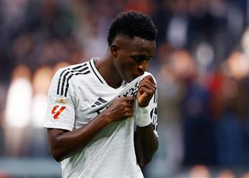 فينيسيوس بعد هاتريك أوساسونا أنشيلوتي وجد الحل وأتعلم من لاعب ريال مدريد