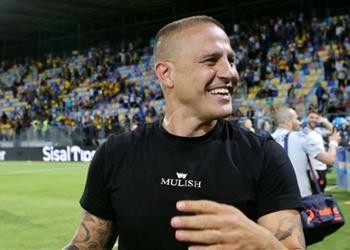 كانافارو يحذر ريال مدريد بشأن دوري أبطال أوروبا ويؤكد معاناة مبابي حدثت مع بيكهام وفيجو