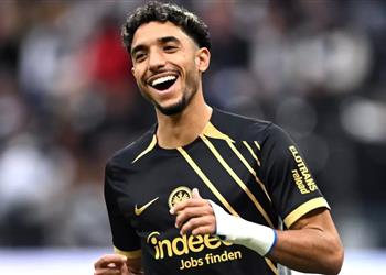 قائمة فرانكفورت لمباراة ليون في الدوري الأوروبي موقف عمر مرموش