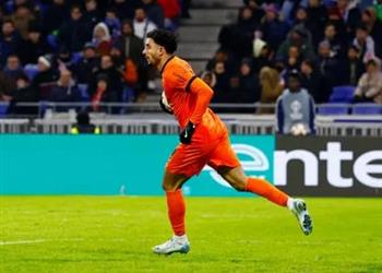 فيديو ماذا قدم عمر مرموش في مباراة فرانكفورت وليون بـ الدوري الأوروبي